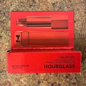 💄Hourglass💋Vibrant Red Packaging
